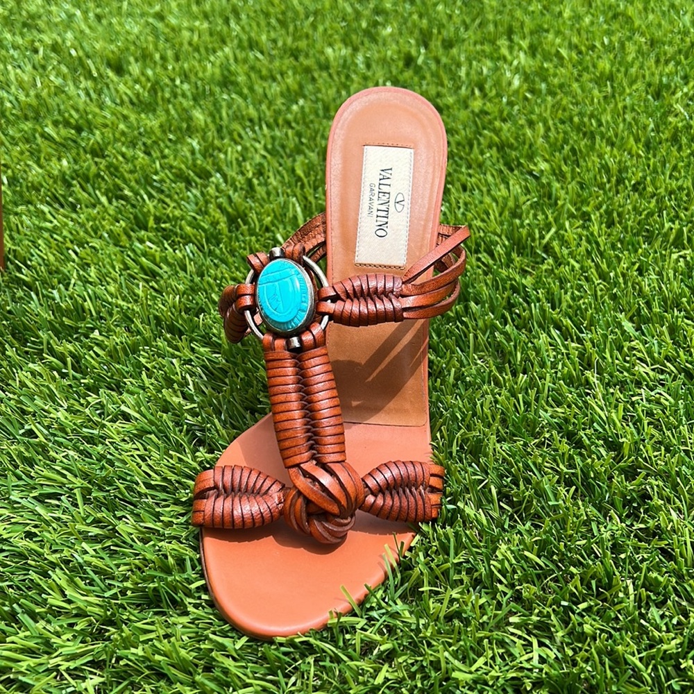 NWOB Valentino Scarab Sandals size 35 - Picture 5 of 17
